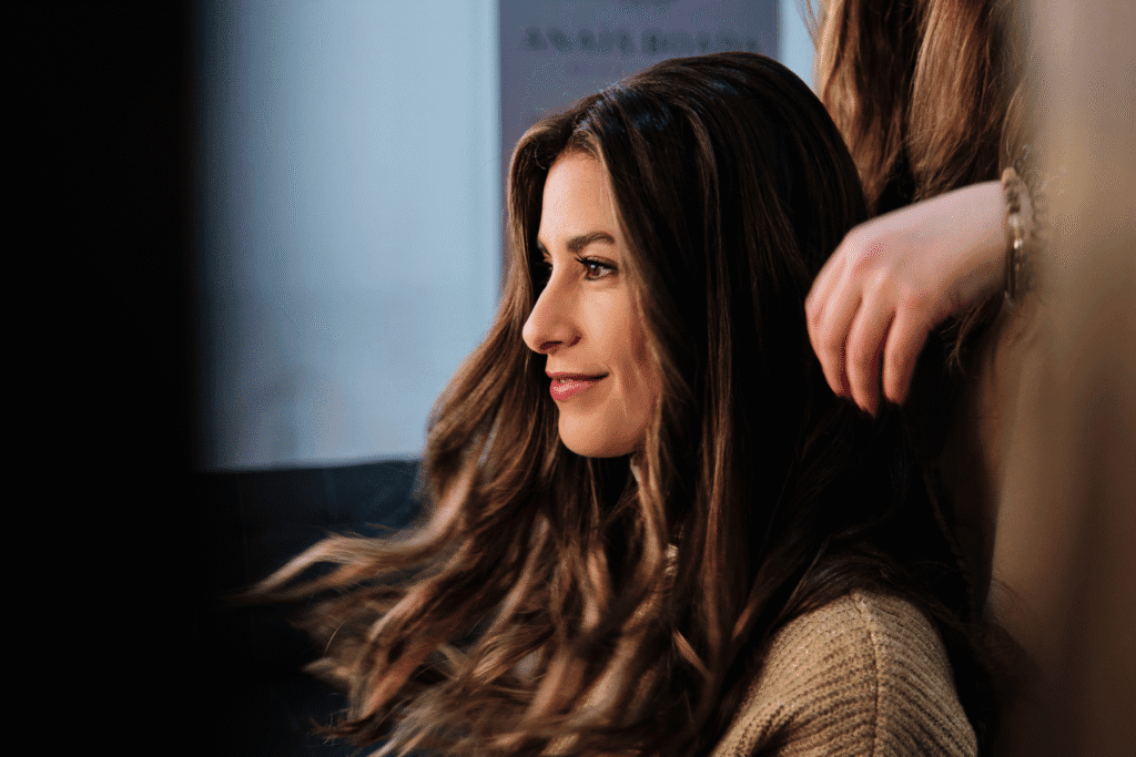 Sieviete ar skaistiem matiem un veselīgu ādu, Nahrin veselības produkti.