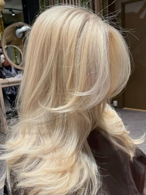 blondu matu griezums
